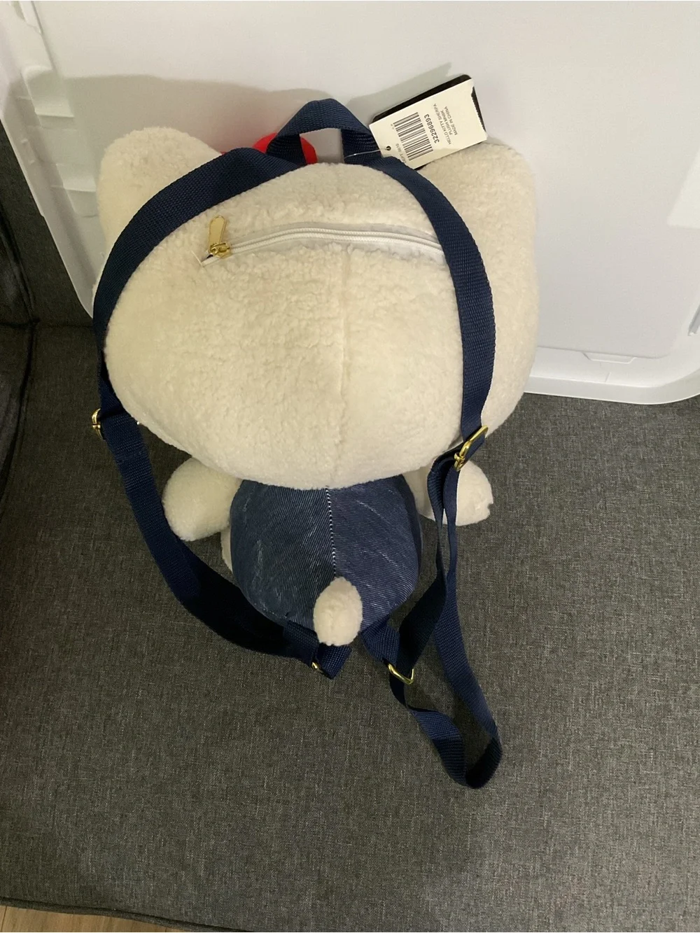 Hello Kitty Plush Backpack NWT - Picture 3 of 3